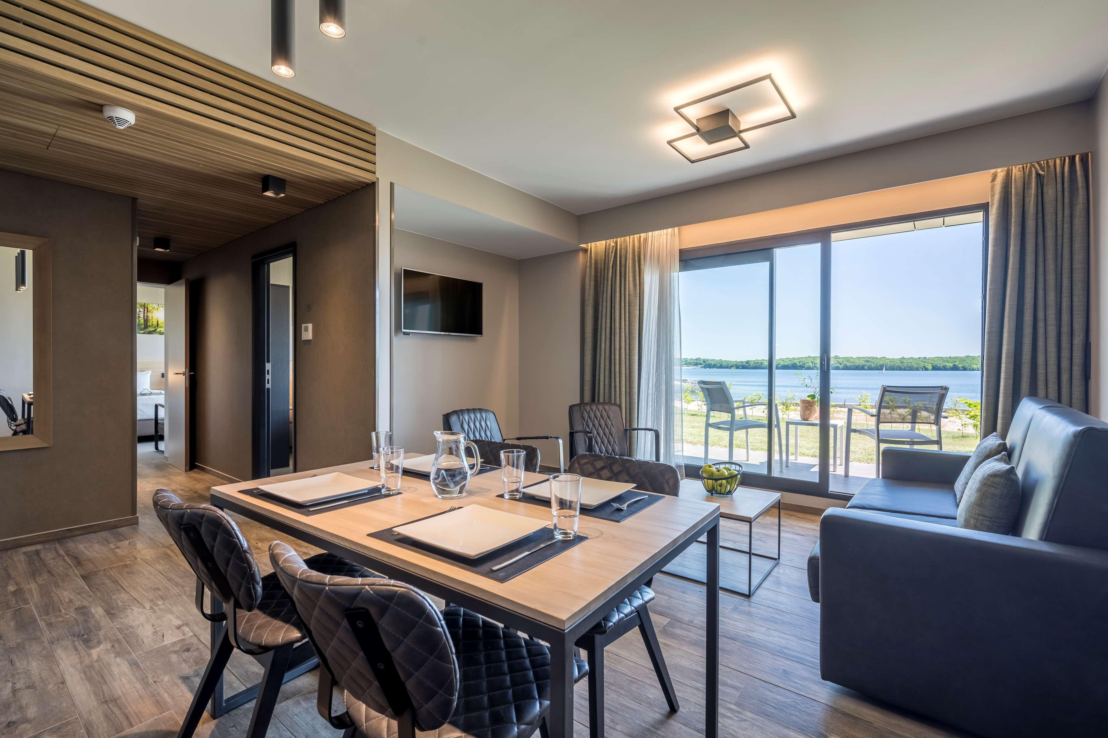 Boussu-lez-Walcourt Golden Lakes Hotel מראה חיצוני תמונה