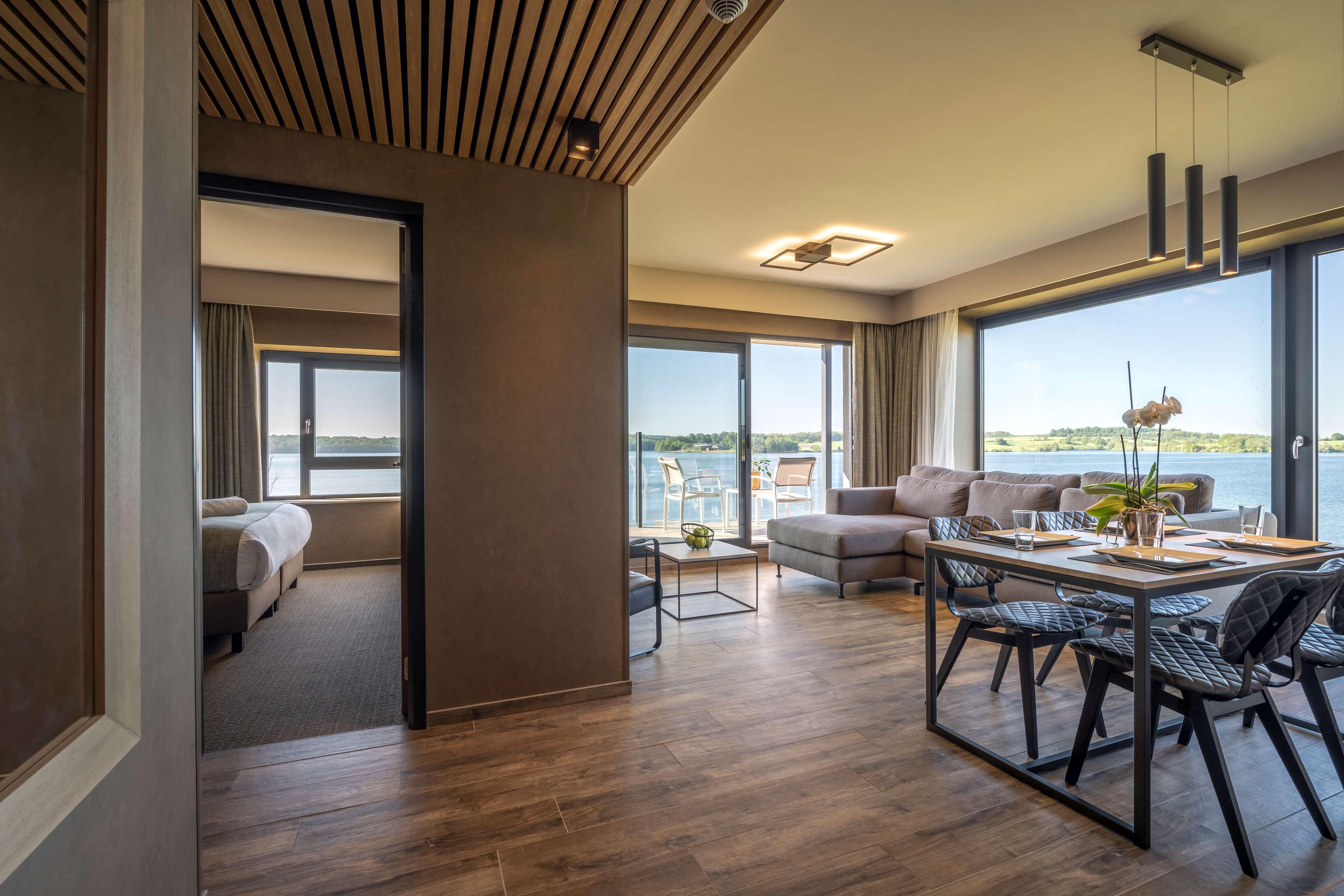 Boussu-lez-Walcourt Golden Lakes Hotel מראה חיצוני תמונה