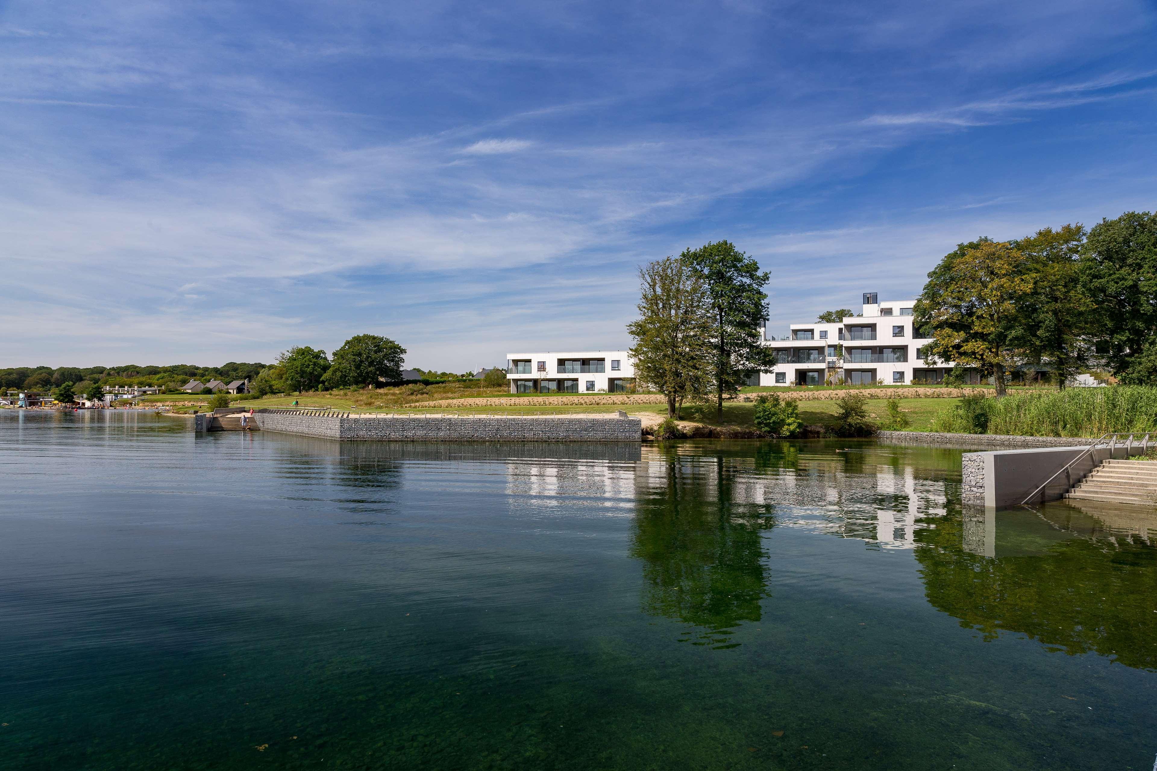 Boussu-lez-Walcourt Golden Lakes Hotel מראה חיצוני תמונה